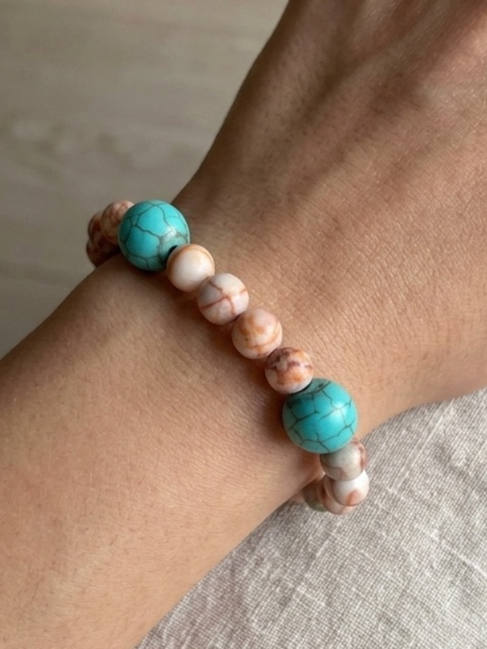 Turquoise Howlite and Red Vein Jasper Stretch Bracelet Size 6”